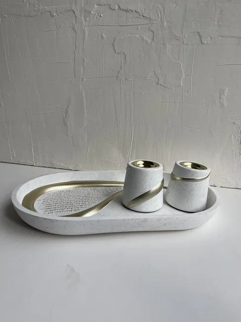 זוג פמוטים מפולירזין עם מגש דגם אבן