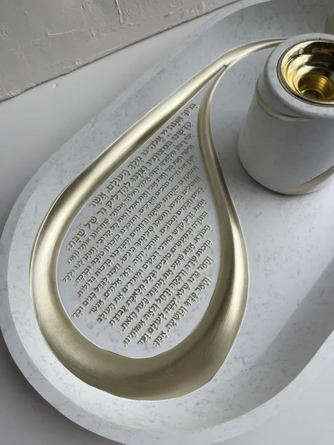 זוג פמוטים מפולירזין עם מגש דגם אבן