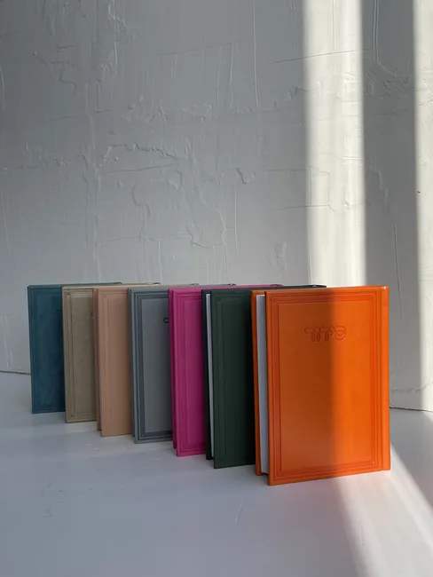 סידור קרטייה מהודר דמוי עור