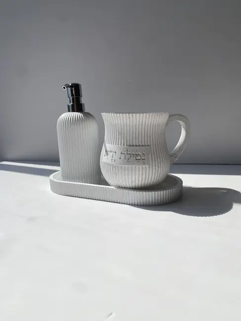 סט סבונייה עם נטלה מפוליריזן מהודר כולל מגש